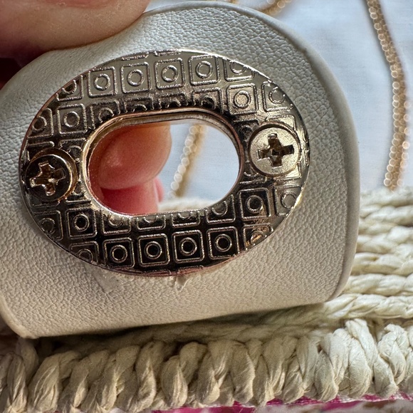 Chic Woven Cream Crossbody Bag - Picture 4 of 9